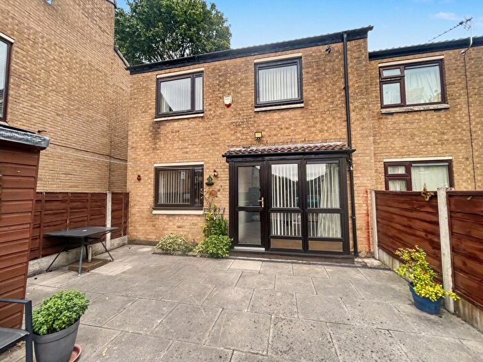 3 Bedroom Terraced House For Sale In Frankton Road, Whitefield, M45