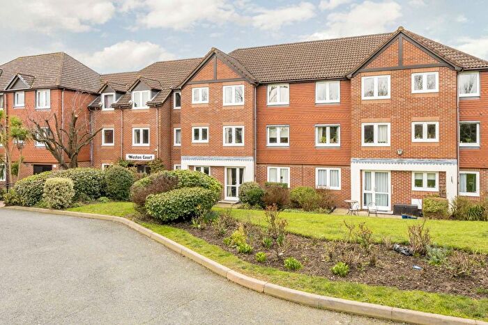 2 Bedroom Flat For Sale In Farnham Close, Whetstone, N20