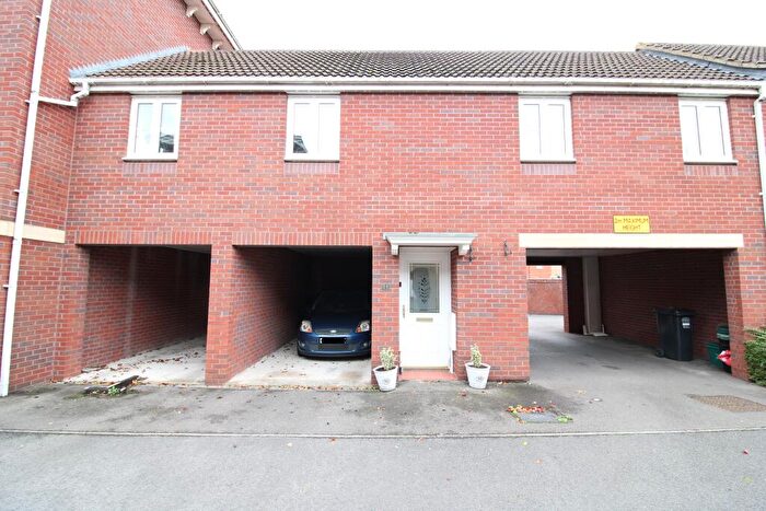 2 Bedroom House To Rent In Eden Croft, BS24