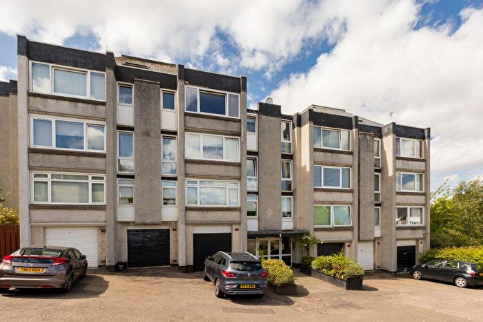 3 Bedroom Duplex For Sale In / Craigmount Court, Edinburgh, EH4