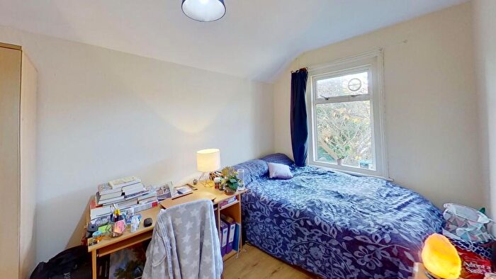 4 Bedroom Semi Detached House To Rent In Guildford Park Road, Guildford, GU2