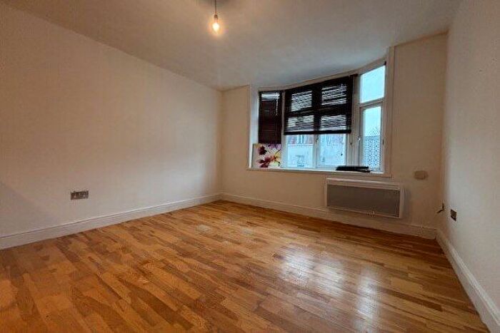 1 Bedroom Flat To Rent In High Street, Tonbridge, TN9