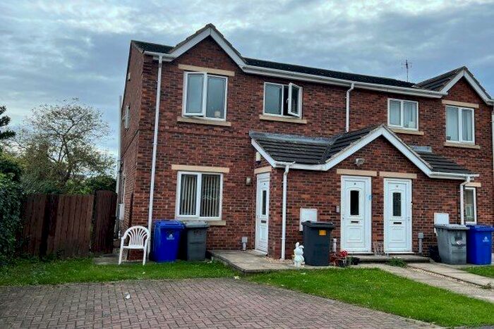 2 Bedroom Flat To Rent In Haslemere Court, Doncaster, DN5