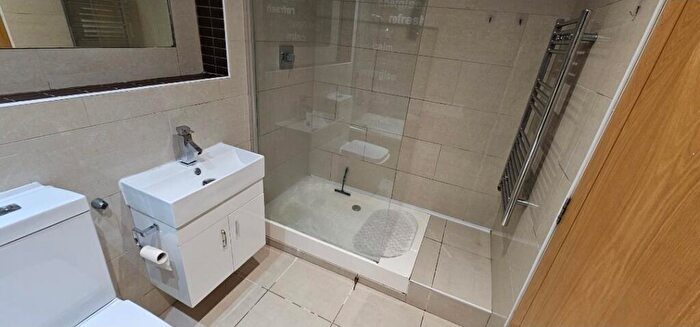 2 Bedroom Flat To Rent In Royle Green Road, Manchester, M22