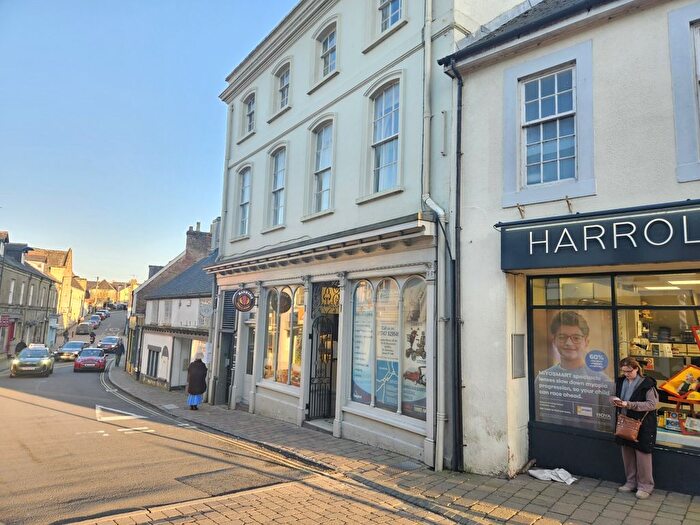 1 Bedroom Flat To Rent In High Street, Shaftesbury, Dorset, SP7