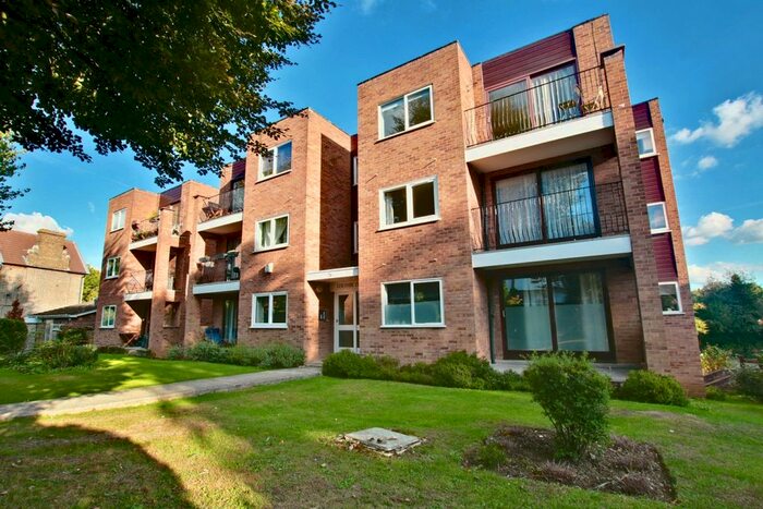 1 Bedroom Flat To Rent In Park Hill Road, Bromley, BR2