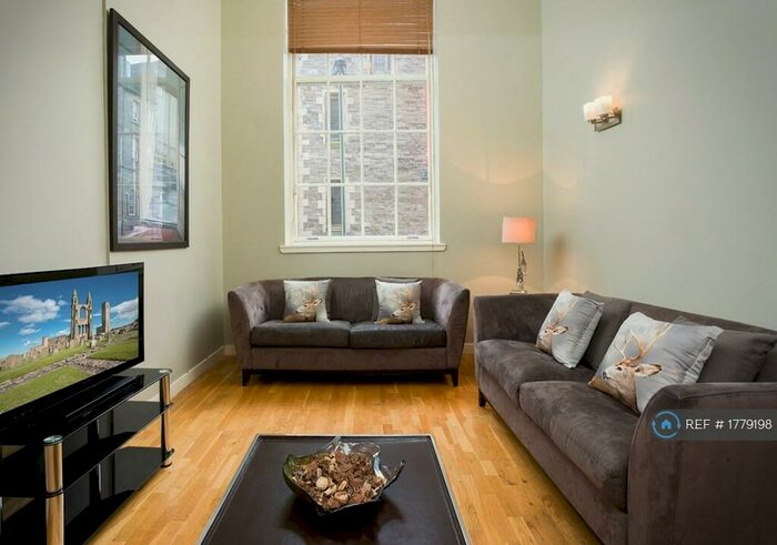 2 Bedroom Flat To Rent In Drummond Street, Edinburgh, EH8