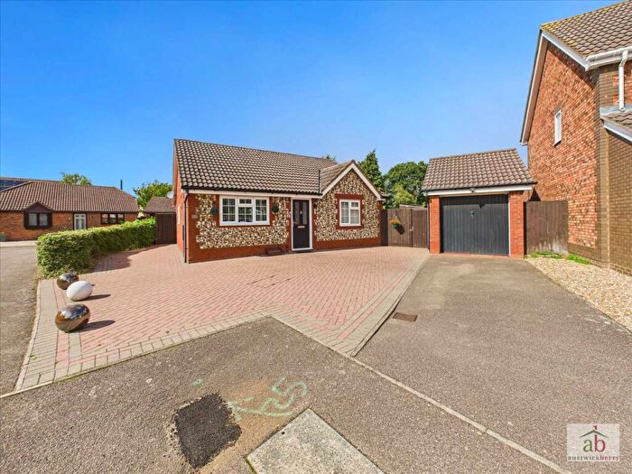 3 Bedroom Bungalow For Sale In Howards Way, Kesgrave, IP5
