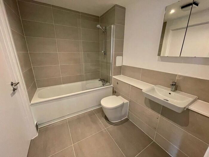 1 Bedroom Flat To Rent In Silbury Boulevard, Milton Keynes, MK9