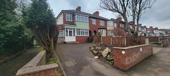 3 Bedroom Semi-Detached House To Rent In Dudley Road West, Tividale, Oldbury, B69