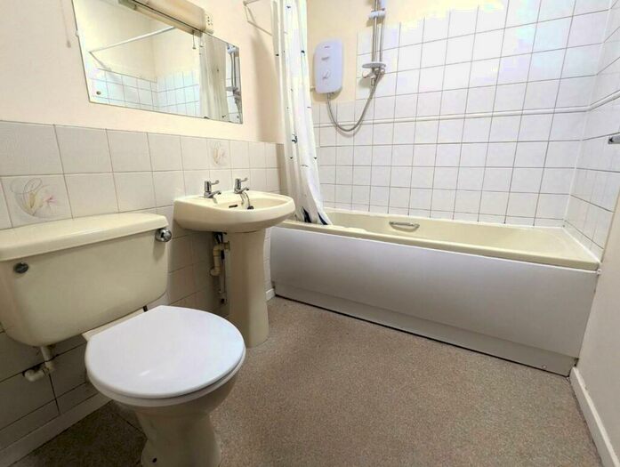 2 Bedroom Apartment To Rent In Trinity Mews, Bury St Edmunds, IP33