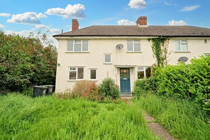 4 Bedroom Semi-Detached House To Rent In Langley Park Road, Iver, SL0