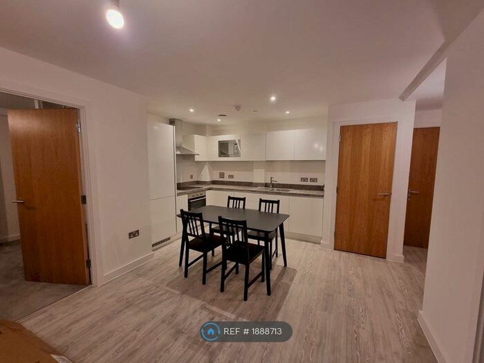 2 Bedroom Flat To Rent In Craven Street, Manchester, M5