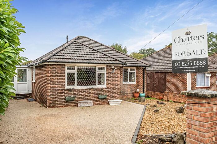 2 Bedroom Bungalow For Sale In Bodycoats Road, Chandler's Ford, Eastleigh, Hampshire, SO53