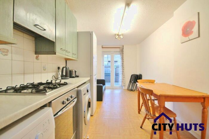 4 Bedroom Maisonette To Rent In Hungerford Road, London, N7