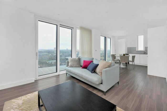 2 Bedroom Flat To Rent In Hebden Place, London, SW8