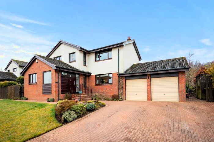 4 Bedroom Detached House For Sale In Lawn Park, Milngavie, East Dunbartonshire, G62