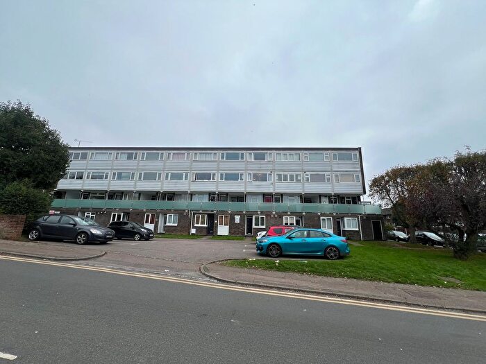 1 Bedroom Flat To Rent In Crib Street, Ware, SG12