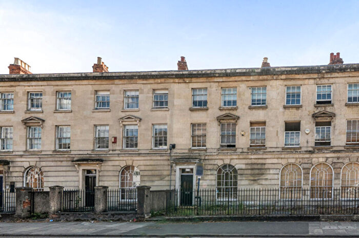 3 Bedroom Apartment For Sale In Queens Road, Reading, Berkshire, RG1