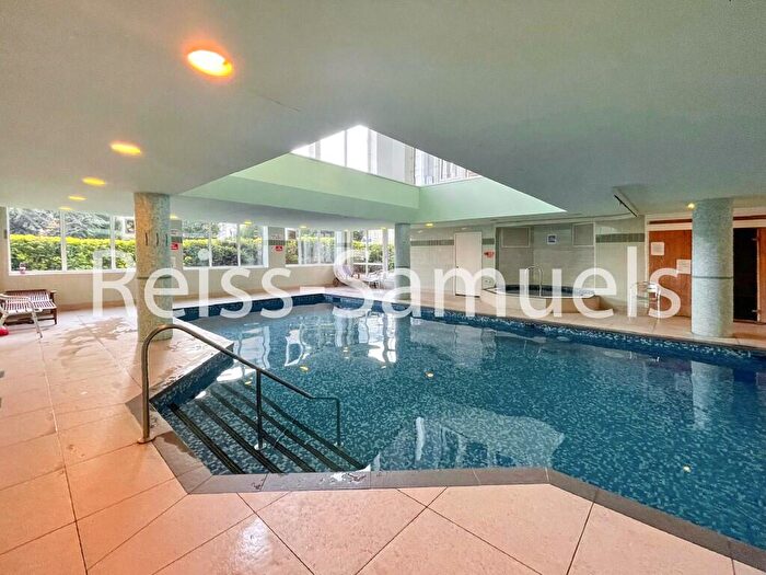 6 Bedroom Town House To Rent In St. Davids Square, London, E14