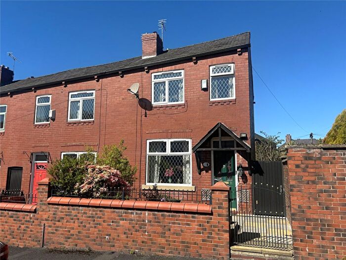 2 Bedroom End Terrace House For Sale In Ena Street, Watersheddings, Oldham, OL1