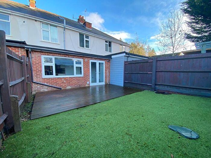 2 Bedroom Terraced House To Rent In Southwick Road, Fareham, PO17