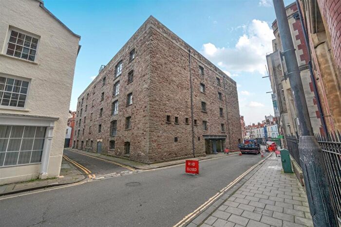 2 Bedroom Flat For Sale In Hobbs Lane, Bristol, BS1