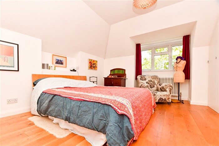 3 Bedroom Detached House For Sale In Dovers Green Road, Reigate, Surrey, RH2