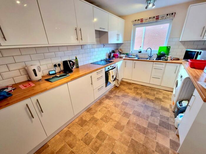 4 Bedroom House To Rent In Donchurch Close, NR5