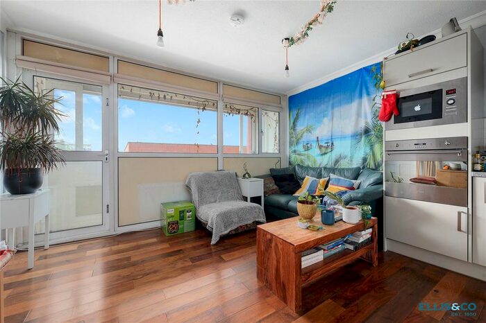 2 Bedroom Flat To Rent In Mansford Street, London, E2