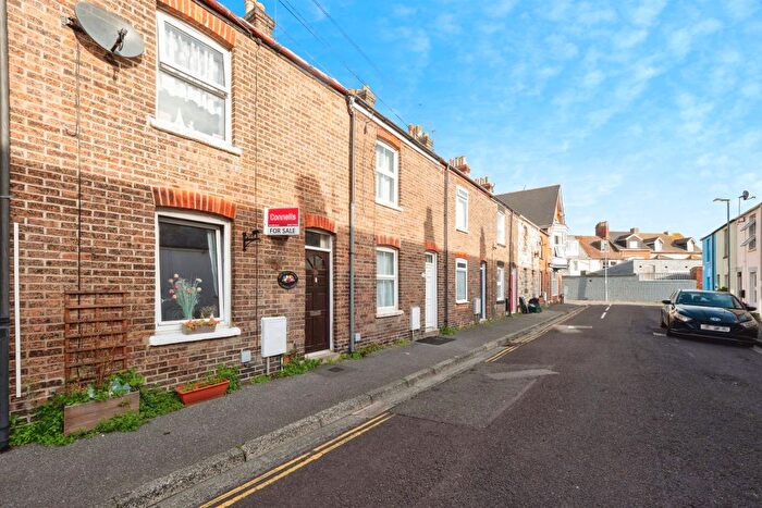 3 Bedroom Terraced House For Sale In Penny Street, Weymouth, DT4