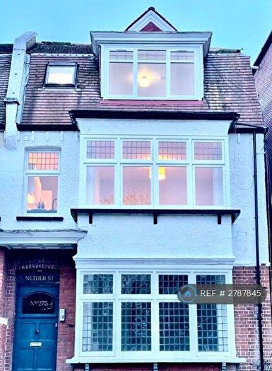 2 Bedroom Apartment To Rent In Nether Street, London, N3