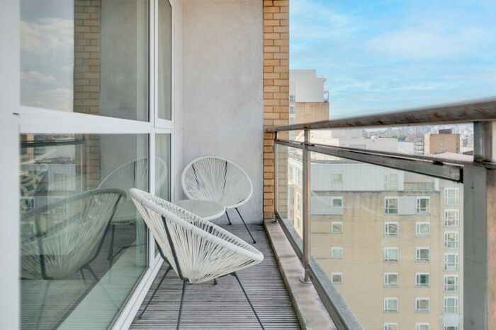 2 Bedroom Apartment To Rent In Westferry Circus, E14