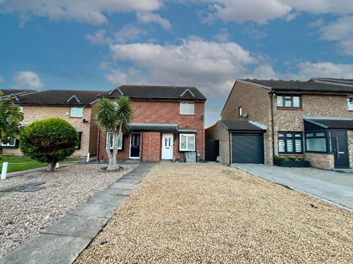 1 Bedroom Semi-Detached House For Sale In Juniper Way, Romford, RM3