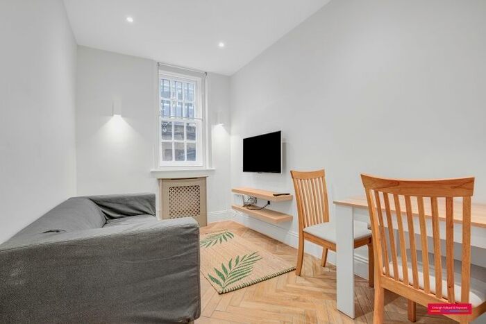 2 Bedroom Flat To Rent In New Cavendish Street, London, W1W