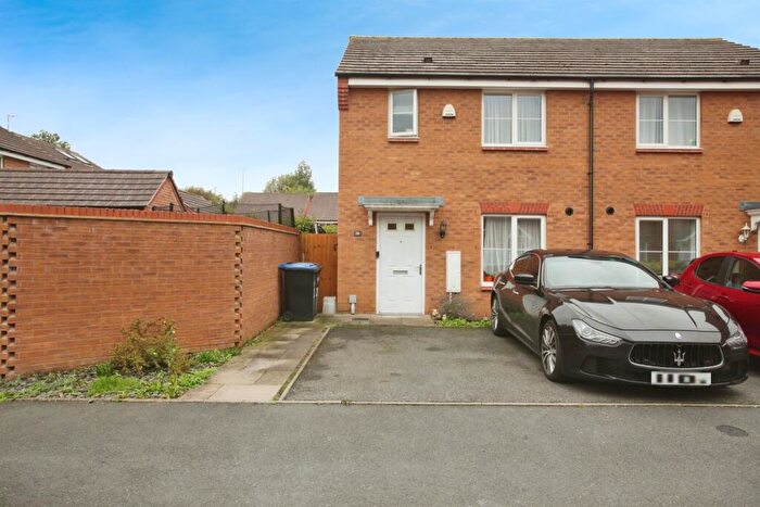 3 Bedroom Semi-Detached House For Sale In Barnaby Road, Rugby, CV21