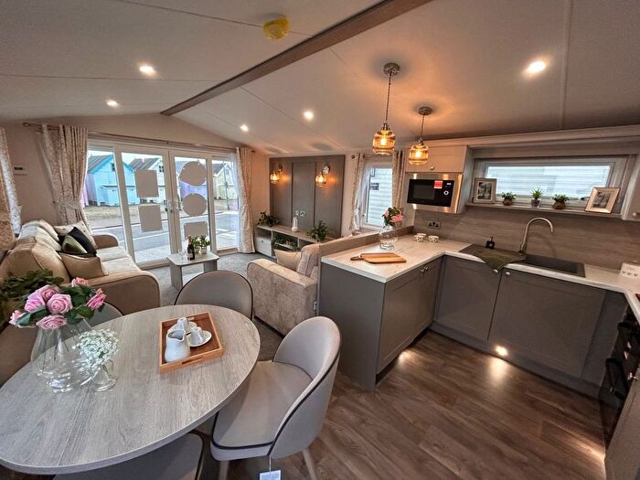 2 Bedroom Park Home For Sale In Seaview Avenue, West Mersea, Colchester, CO5