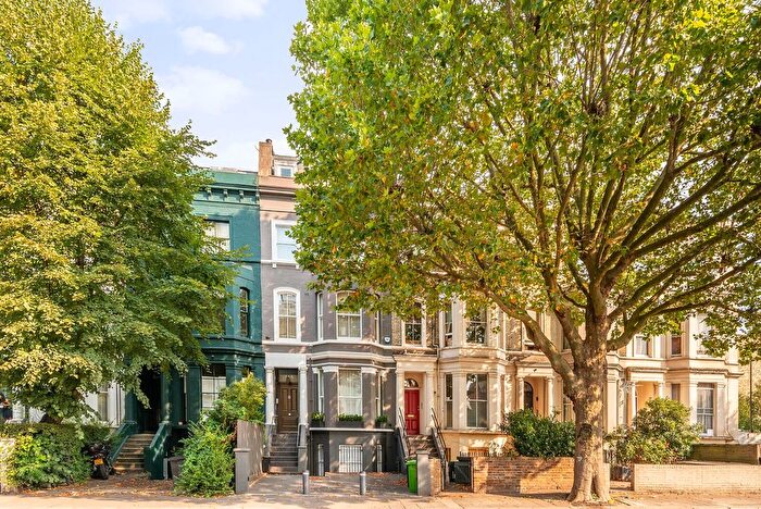 2 Bedroom Flat To Rent In Westbourne Park Road, Notting Hill, London, W11