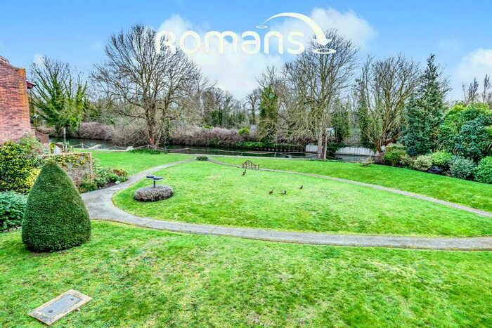 2 Bedroom Flat To Rent In Eton Bank Court, SL4