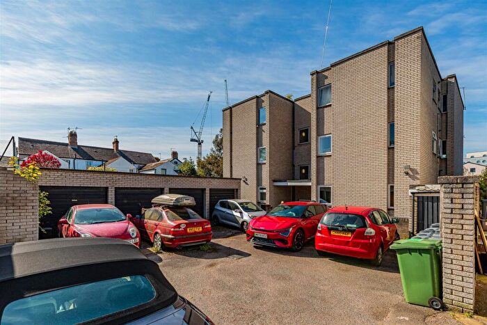 2 Bedroom Flat For Sale In Cowper Place, Roath, Cardiff, CF24