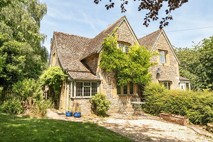 2 Bedroom Cottage To Rent In Hawling, Cheltenham, GL54