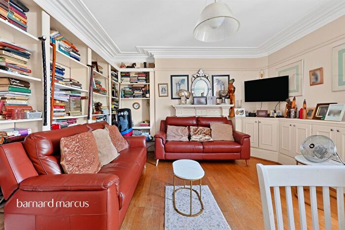3 Bedroom Flat For Sale In Southampton Row, London, WC1B