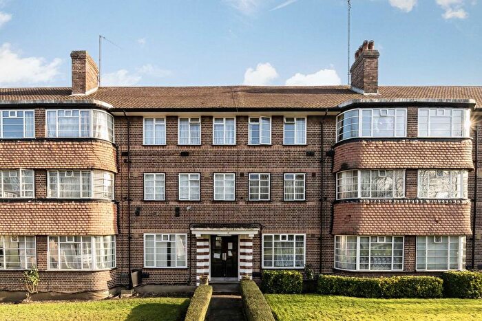 2 Bedroom Flat To Rent In Hanger Lane, London, W5