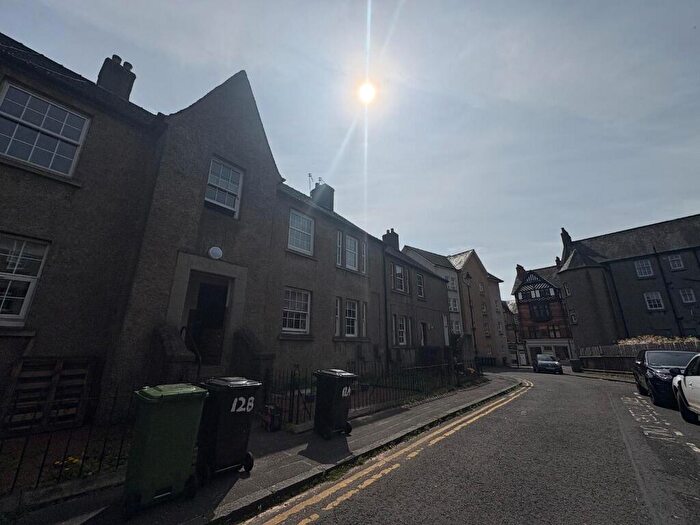 3 Bedroom Flat To Rent In Morris Terrace, Stirling Town, Stirling, FK8