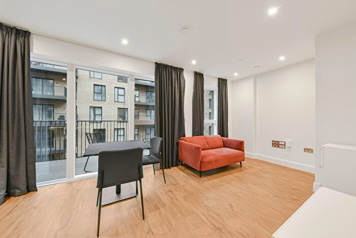 Studio To Rent In Sanday Drive, Colindale, NW9