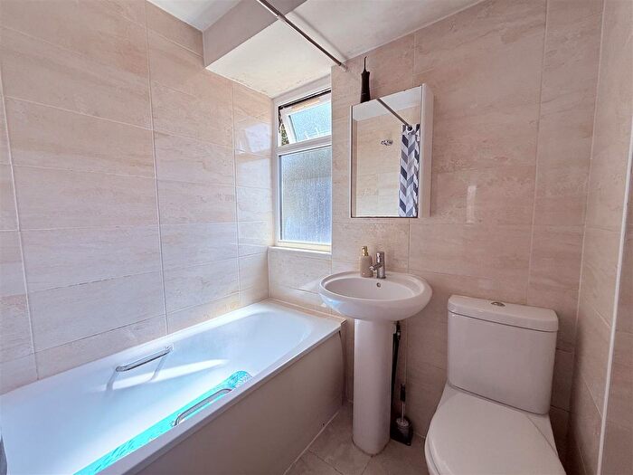 3 Bedroom Terraced House To Rent In The Green, Slough, SL1