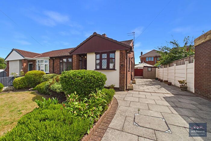 2 Bedroom Semi-Detached Bungalow For Sale In Edinburgh Drive, Pemberton, Wigan, WN5