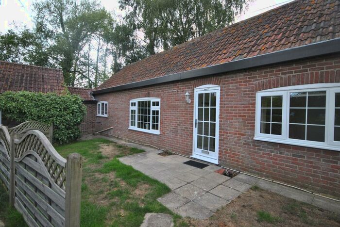 2 Bedroom Cottage To Rent In Fiddleford, Sturminster Newton, DT10