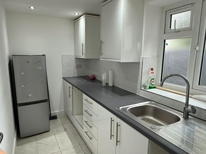 1 Bedroom Flat To Rent In Norbury Avenue, Thornton Heath, CR7