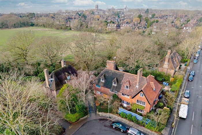 5 Bedroom Semi Detached House For Sale In Wildwood Road, NW11